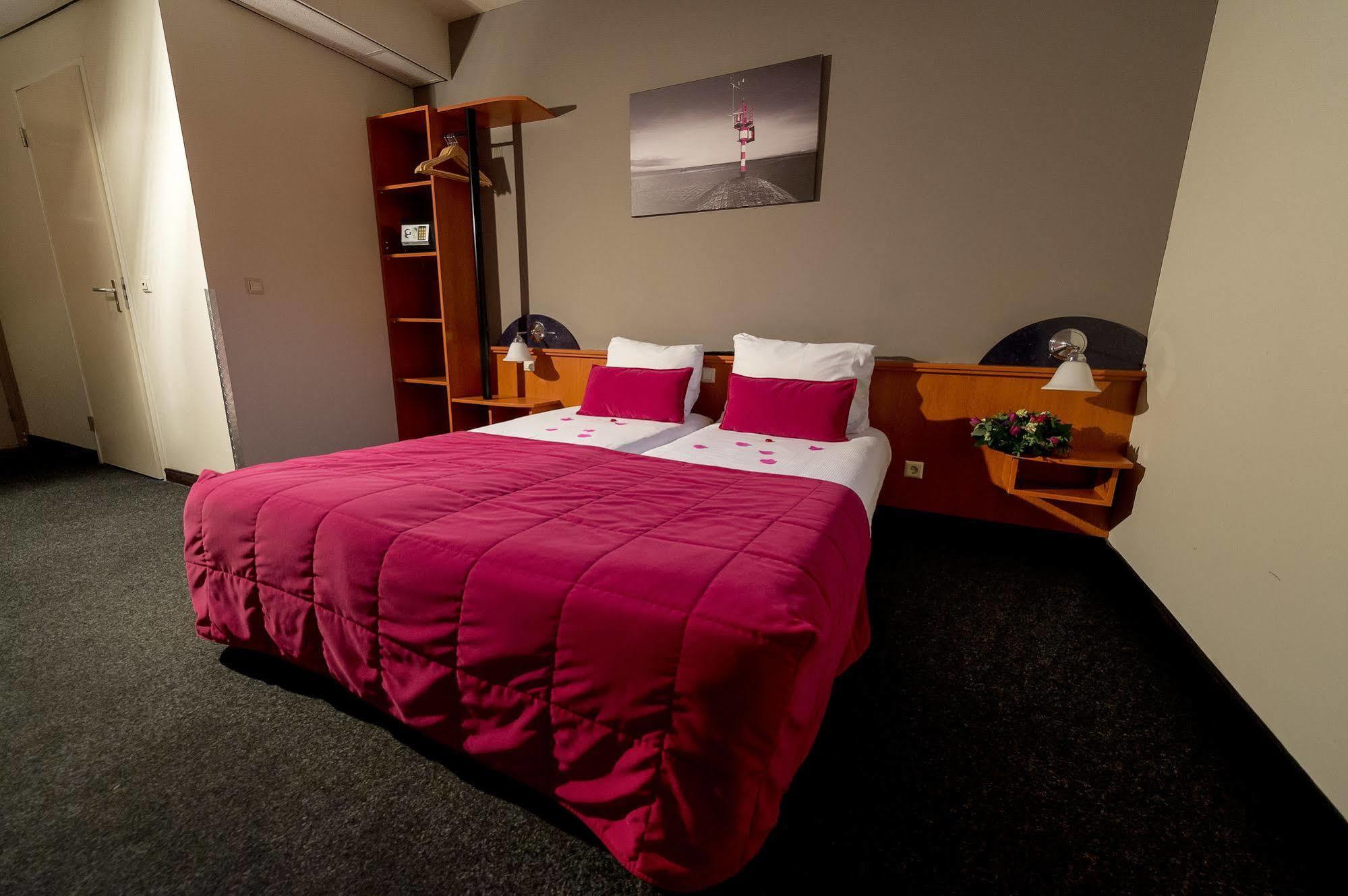 Hotel Bornholm West-Terschelling Extérieur photo